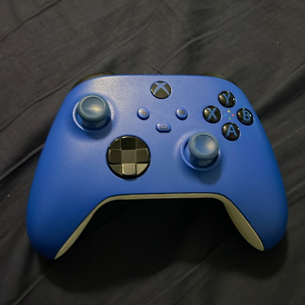 Blue Xbox controller